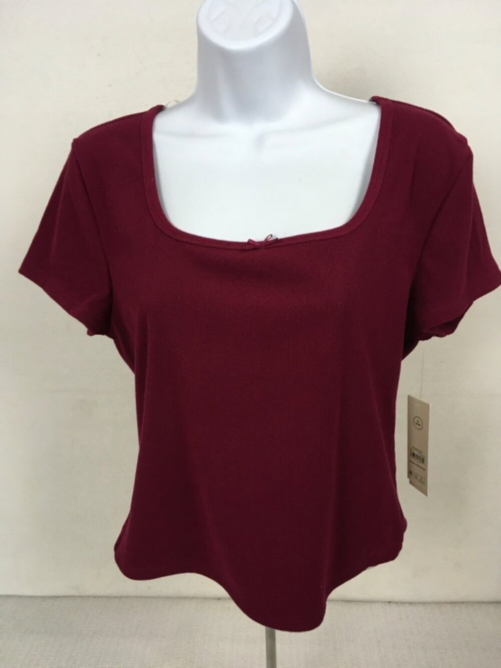 No Boundaries Tee Top Women Size XL Red Square Neck Short Sleeves Cropped New